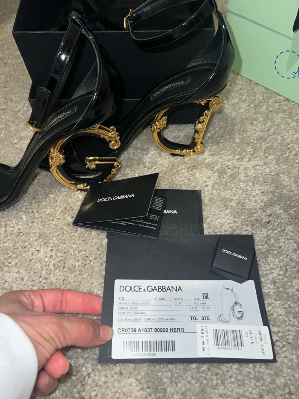 Dolce & Gabbana Black Patent Leather sandals with baroque DG detail - Picture 17 of 17